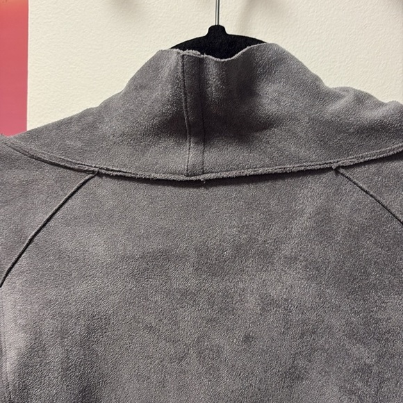 Blanknyc Faux Suede washable zippered jacket M
NWOT - Picture 10 of 11